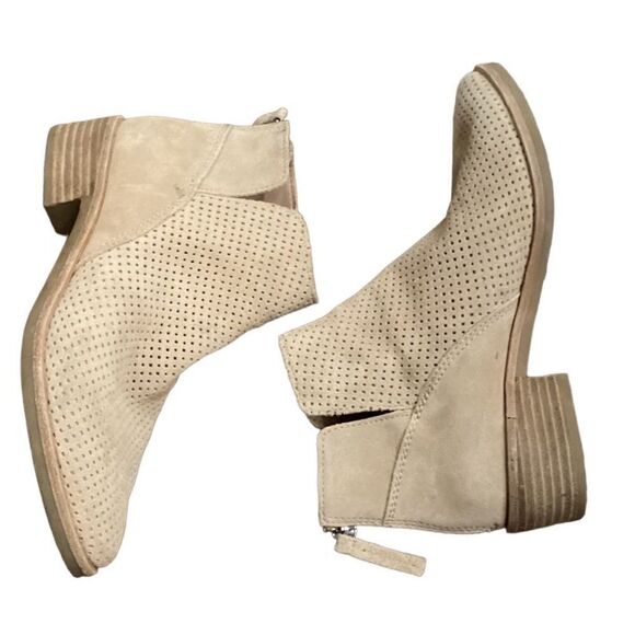 Dolce Vita PERFORATED ANKLE BOOTS Sz 6.5 Suede - Picture 2 of 12